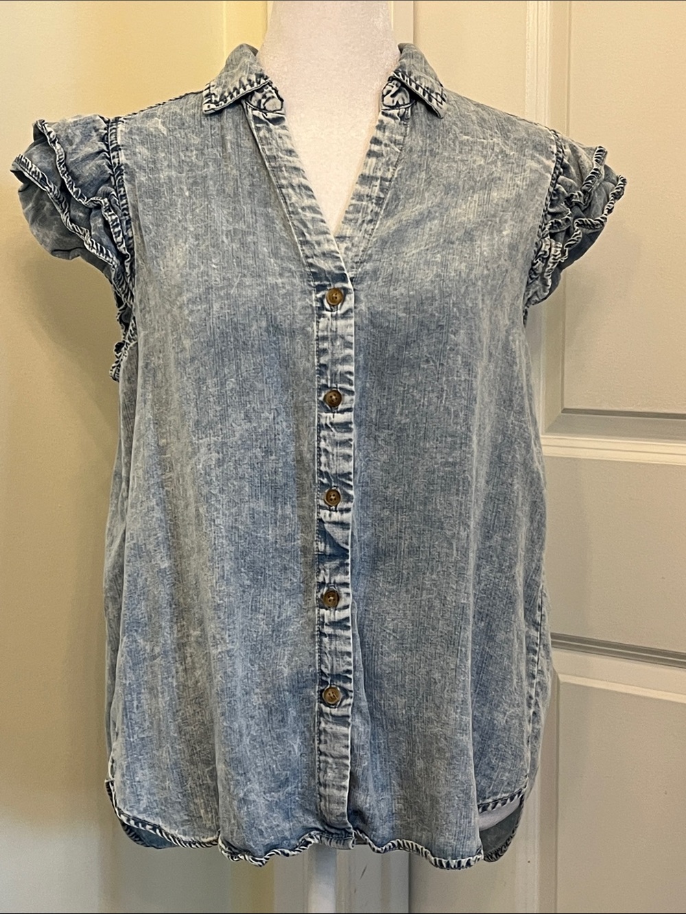 Stonewashed Flutter Sleeve Top Women's S
